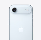 iPhone Air, pohled zezadu, blankytně modrá barva, modul s hlavní Fusion fotosoustavou nahoře